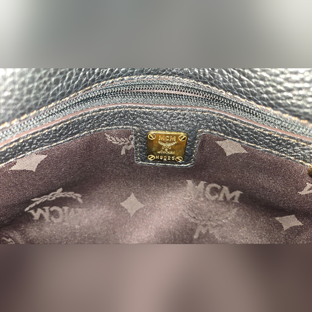 MCM Black Leather Shoulder Bag with Gold Accents with COA - Picture 5 of 16